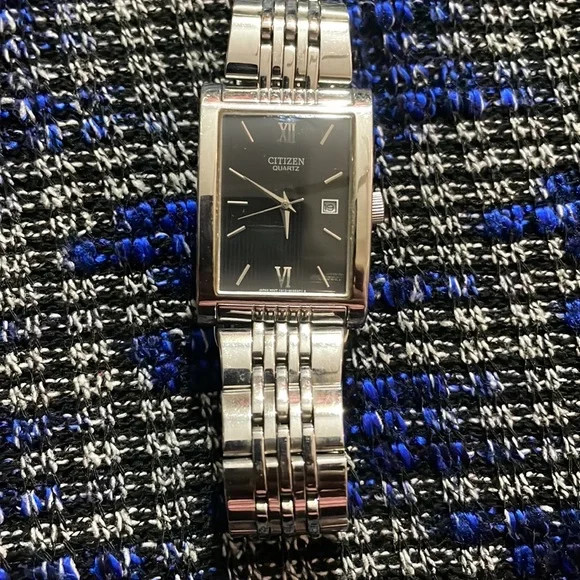 Citizen black dial stainless steel strap watch - Picture 3 of 8